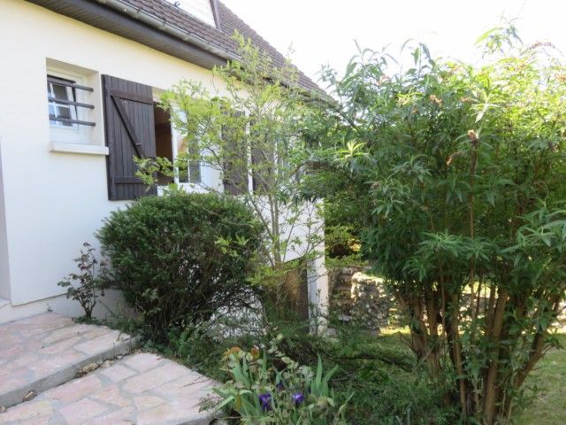 MAISON 5 SAINTE ADRESSE Grand séjour salon avec cheminée, 4 chambres. Sous sol complet  VENDUE